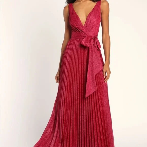 Lulu’s NWT Magenta Metallic Pleated Maxi 🔥 - Picture 1 of 12